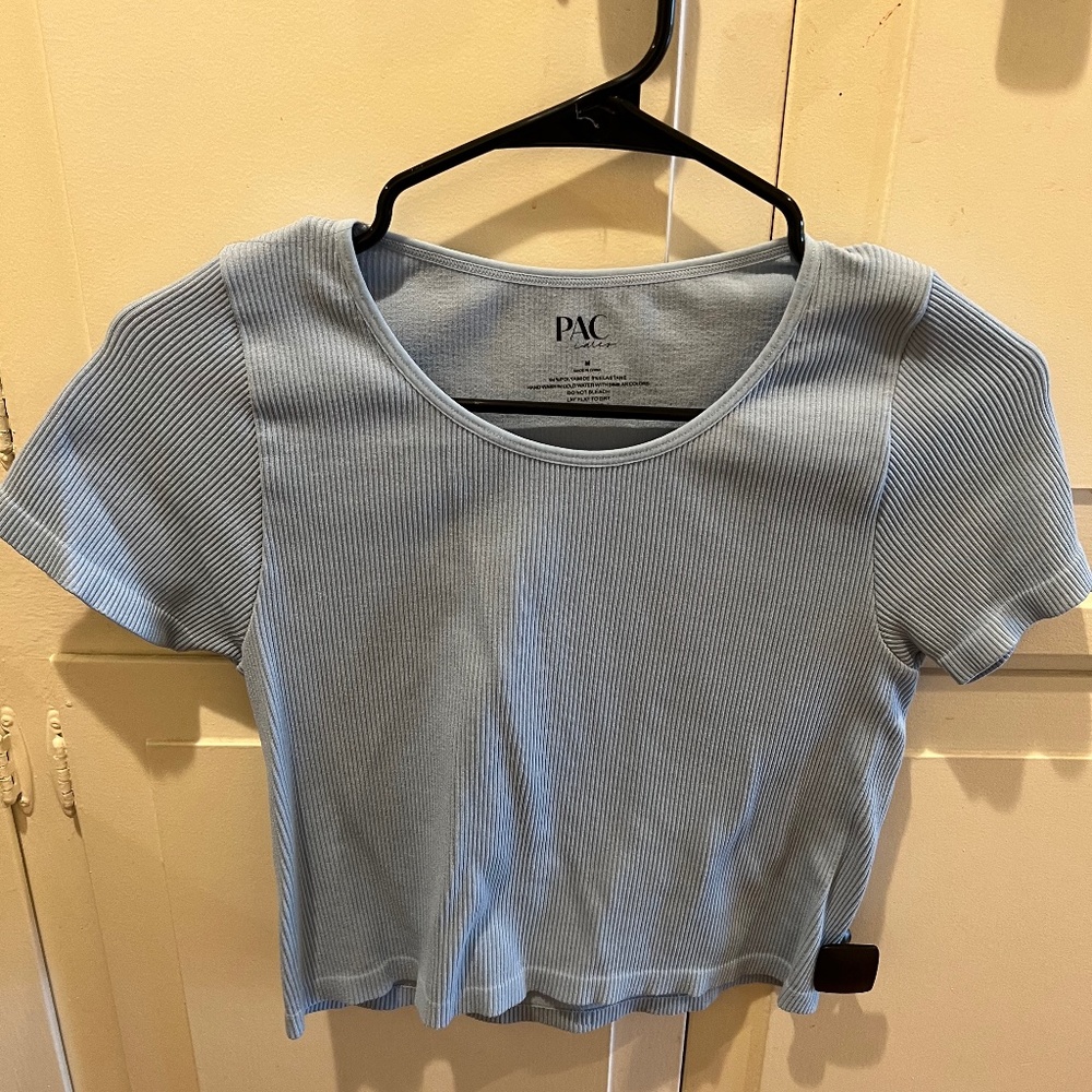 Blue ribbed tee